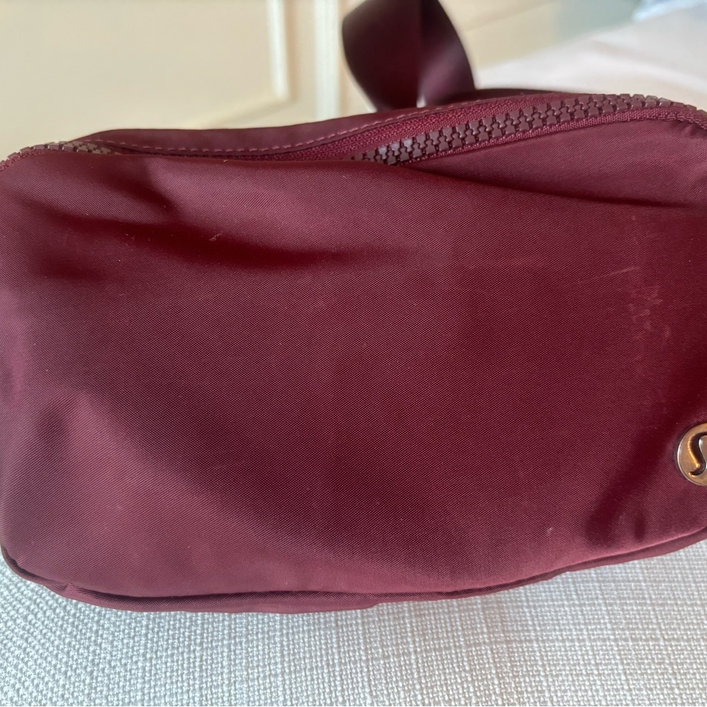 Lululemon everywhere, Crossbody bag